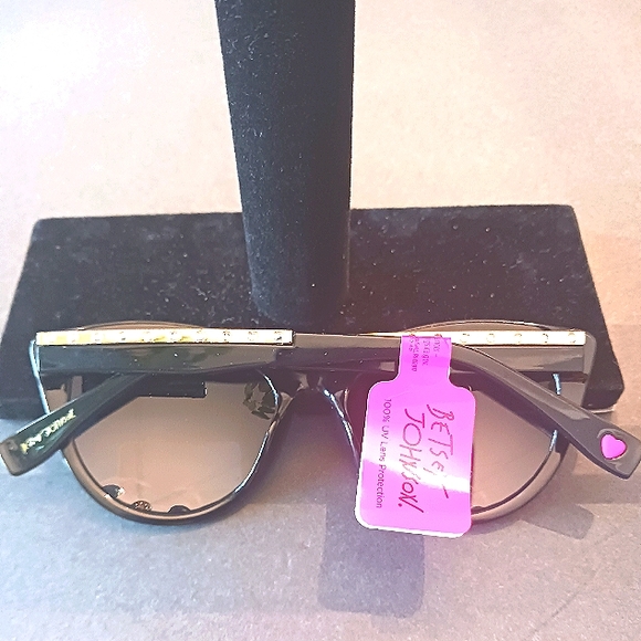 NWT Betsey Johnson Cat Eye Unique Pink Floral/Black Striped Sunglasses - Picture 8 of 13